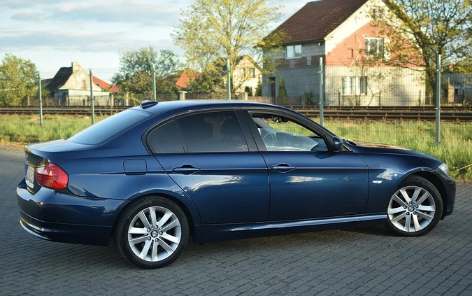 BMW Seria 3 cena 31900 przebieg: 272000, rok produkcji 2011 z Czarne małe 436